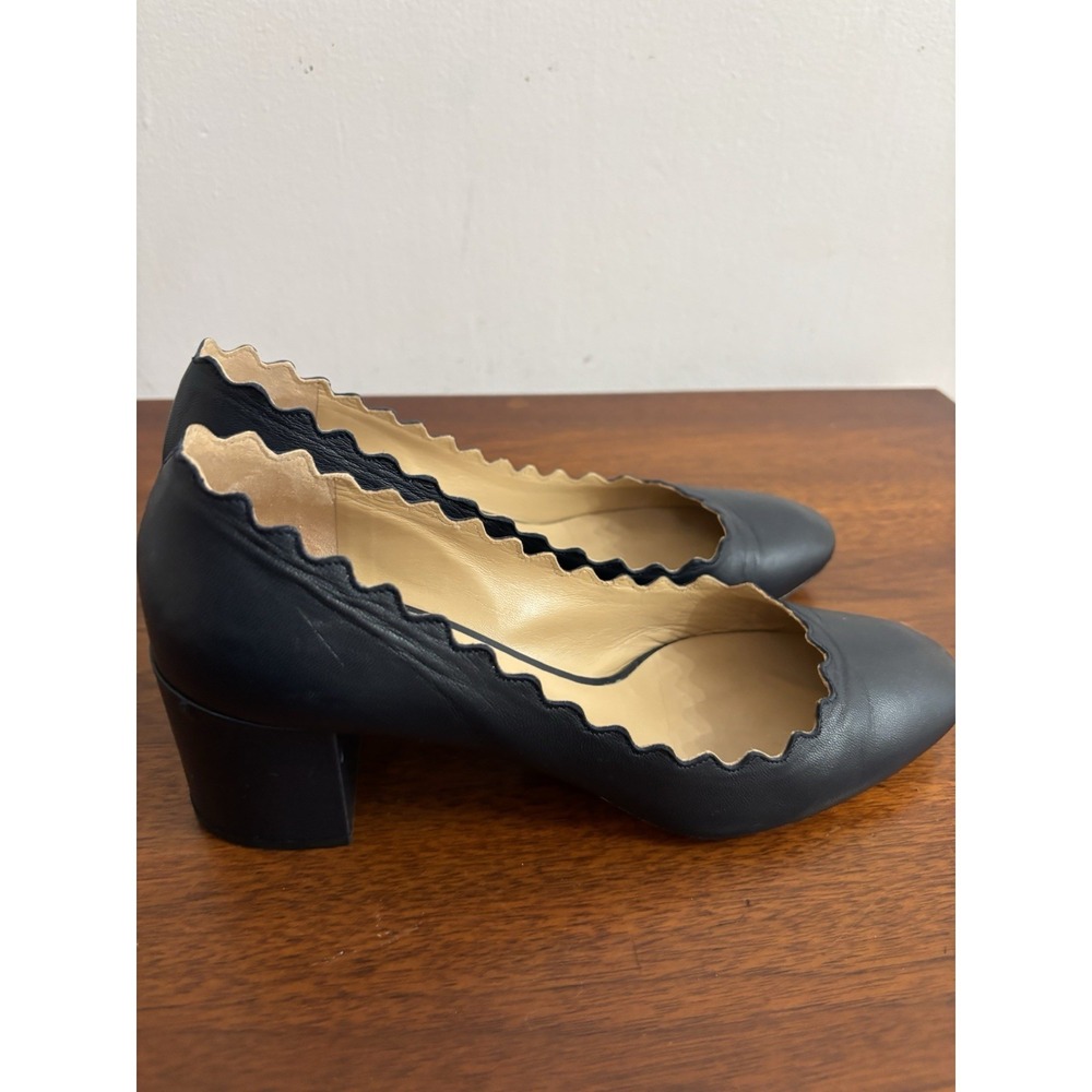 Chloe Women's Lauren Leather Pump Navy Leather Heels Scalloped Italian 38.5 8.5M - Picture 3 of 8